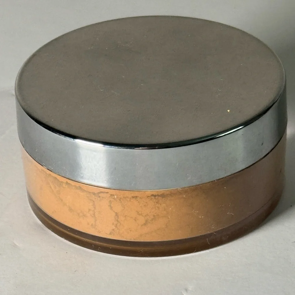 NEW Mary Kay mineral powder foundation Bronze 3 .28 oz. Makeup